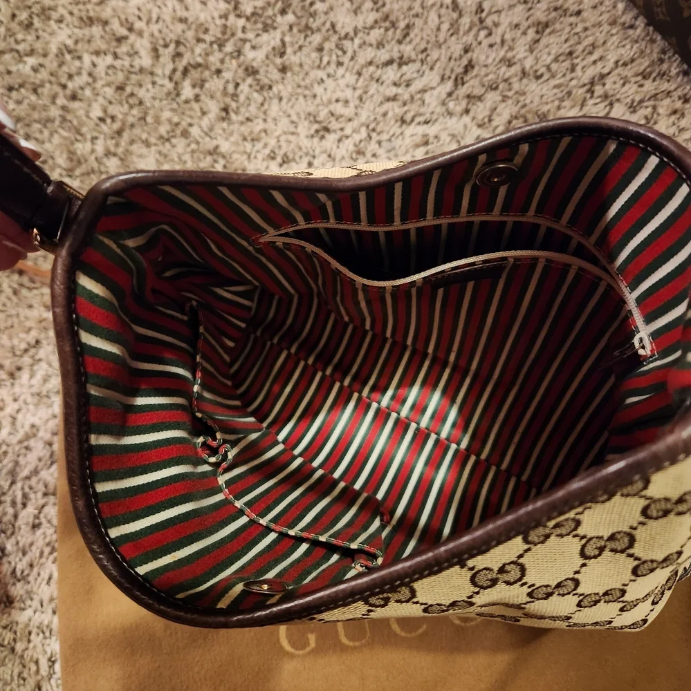 Gucci GG Canvas Med Britt Hobo & D Ring GG Canvas Compact Wallet - Picture 5 of 14